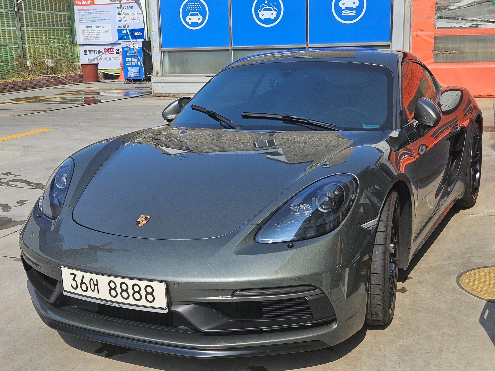 PORSCHE 718 CAYMAN - View 1