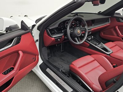 صورة 10 لـ 2024 Porsche 911