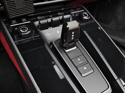 صورة 9 لـ 2024 Porsche 911