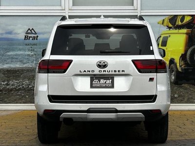 TOYOTA LAND CRUISER 300 - 7