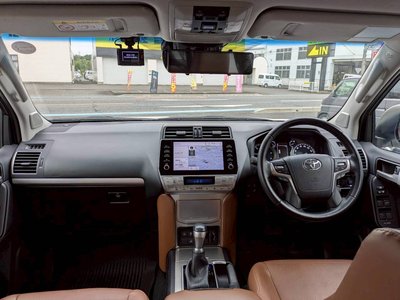 TOYOTA LAND CRUISER - 10