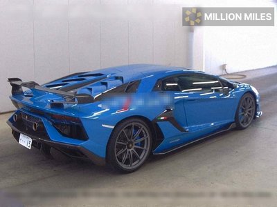 LAMBORGHINI AVENTADOR - 5