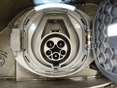 MERCEDES-BENZ EQA - 8