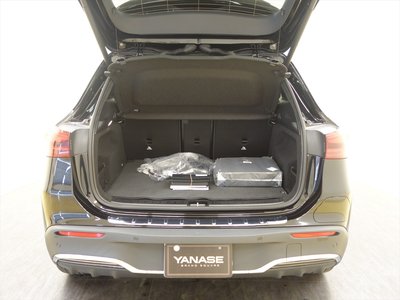 MERCEDES-BENZ EQA - 7