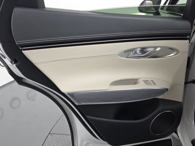 2023 Genesis GV70 thumbnail 15