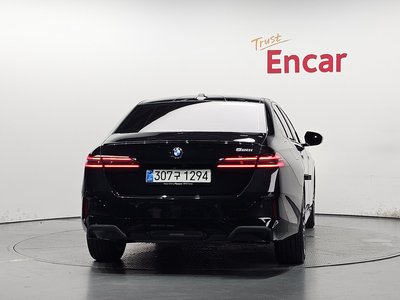صورة 3 لـ 2025 BMW 5 SERIES
