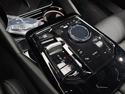 صورة مصغرة 12 لـ 2025 BMW 5 SERIES