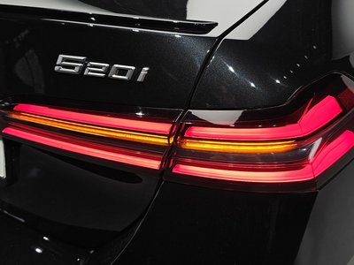 صورة 10 لـ 2025 BMW 5 SERIES