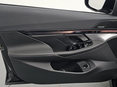 صورة مصغرة 14 لـ 2025 BMW 5 SERIES
