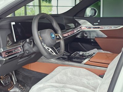 2025 BMW 7 SERIES — фото 5