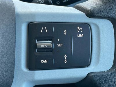 LAND ROVER DEFENDER - 9