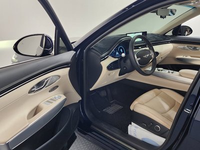 صورة 10 لـ 2022 Genesis GV70