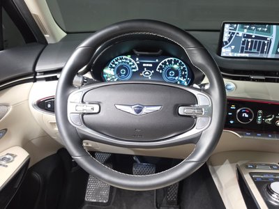 2021 Genesis GV70 thumbnail 13