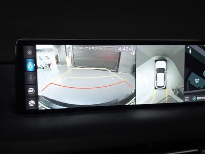 2021 Genesis GV70 thumbnail 16