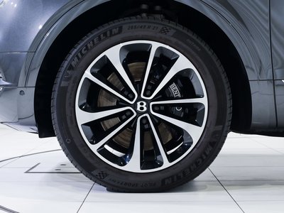 BENTLEY BENTAYGA - 6