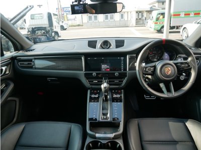 صورة 3 لـ 2024 Porsche MACAN