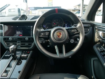 صورة 7 لـ 2024 Porsche MACAN