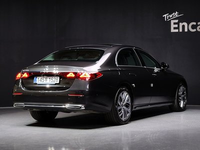 MERCEDES-BENZ E-CLASS - 4