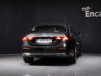 MERCEDES-BENZ E-CLASS - 3