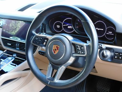صورة 5 لـ 2018 Porsche CAYENNE