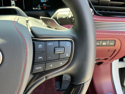 صورة مصغرة 34 لـ 2025 Lexus LS