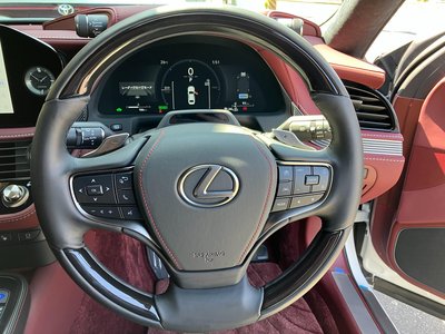 صورة مصغرة 32 لـ 2025 Lexus LS