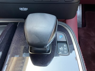 صورة مصغرة 43 لـ 2025 Lexus LS