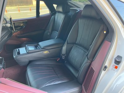 صورة مصغرة 37 لـ 2025 Lexus LS