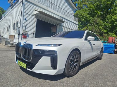BMW 7 SERIES - 1