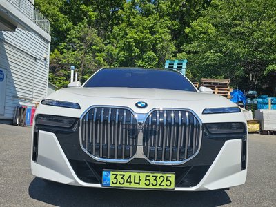 BMW 7 SERIES - 2