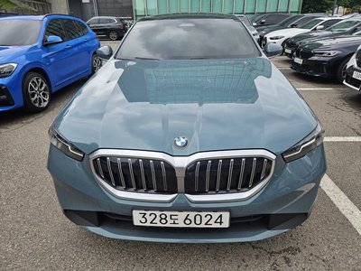 BMW 5 SERIES - 1