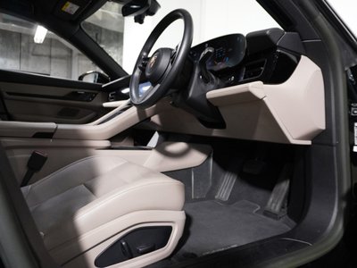PORSCHE TAYCAN - 9