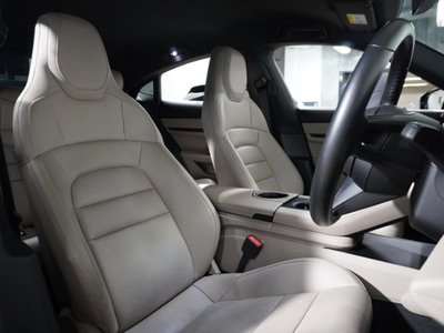 PORSCHE TAYCAN - 10