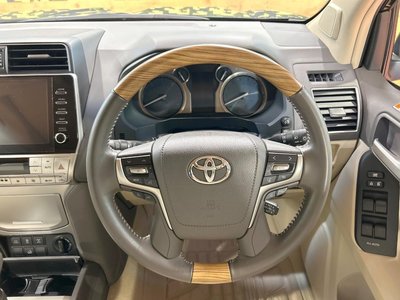 TOYOTA LAND CRUISER PRADO - 9