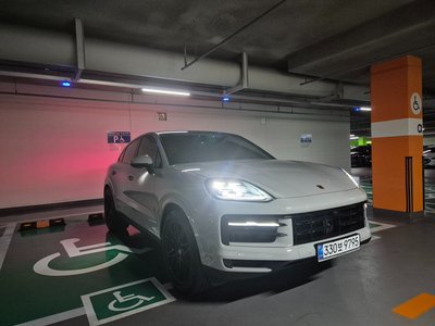 PORSCHE CAYENNE - 1