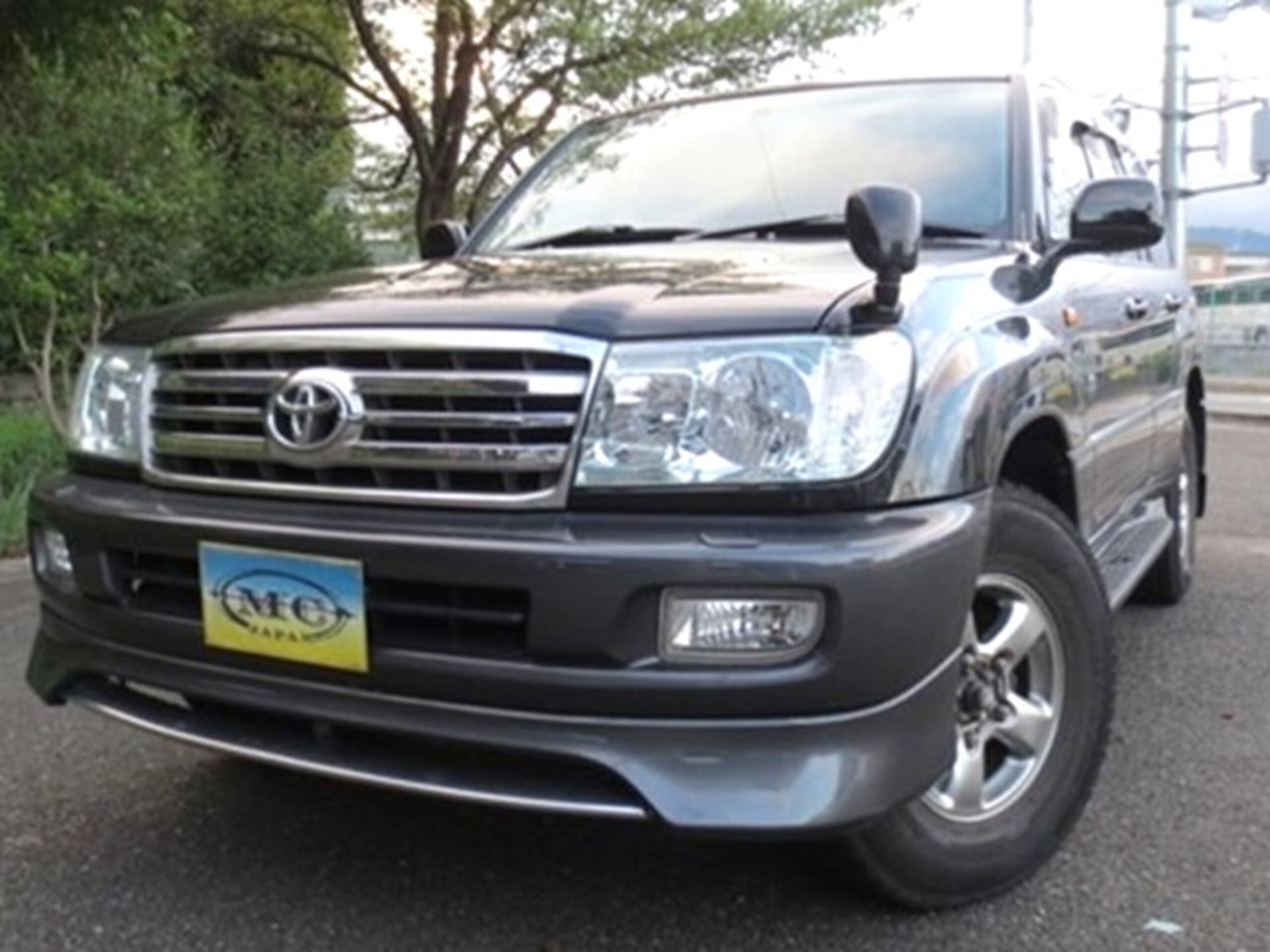 TOYOTA LAND CRUISER 100 - View 1