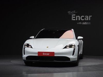 PORSCHE TAYCAN - 2