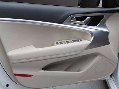 2022 Genesis THE NEW G70 thumbnail 14