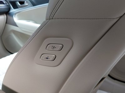 2022 Genesis THE NEW G70 thumbnail 28