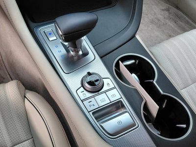 2022 Genesis THE NEW G70 thumbnail 12
