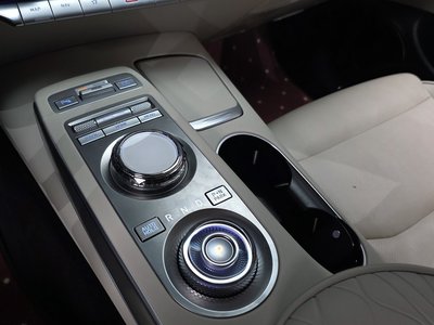 2021 GENESIS GV70 — миниатюра 9