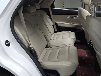 2021 GENESIS GV70 — миниатюра 11