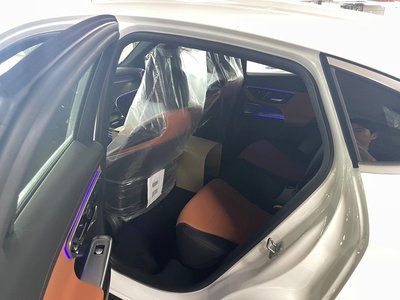 2026 Mercedes-BENZ GLC photo 7