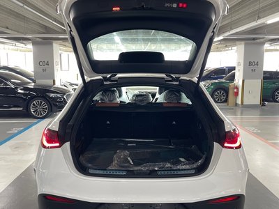 2026 Mercedes-BENZ GLC photo 5