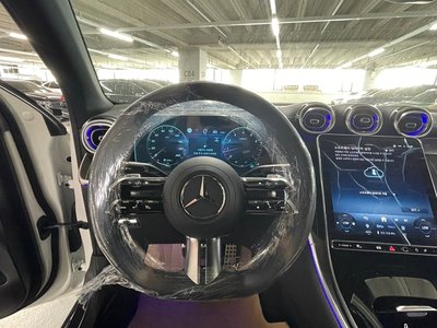 2026 Mercedes-BENZ GLC photo 2