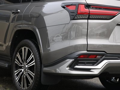 صورة 9 لـ 2022 Lexus LX