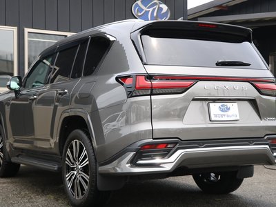 صورة 8 لـ 2022 Lexus LX