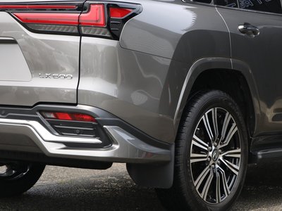 صورة 10 لـ 2022 Lexus LX