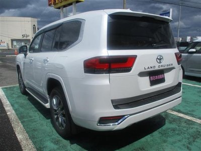 TOYOTA LAND CRUISER 300 - 5