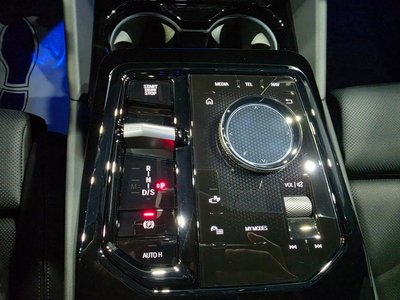صورة 9 لـ 2024 BMW 5 SERIES